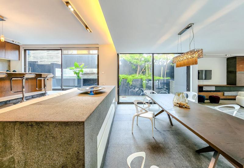 6 Bedroom Property for Sale in Camps Bay Western Cape